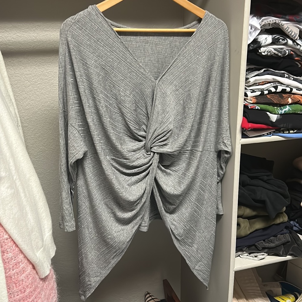 1STATE FLOWY TOP, size M - Picture 2 of 2